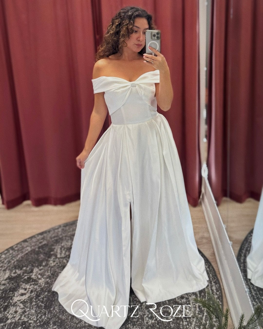 Bow-Front Silk Royalty 