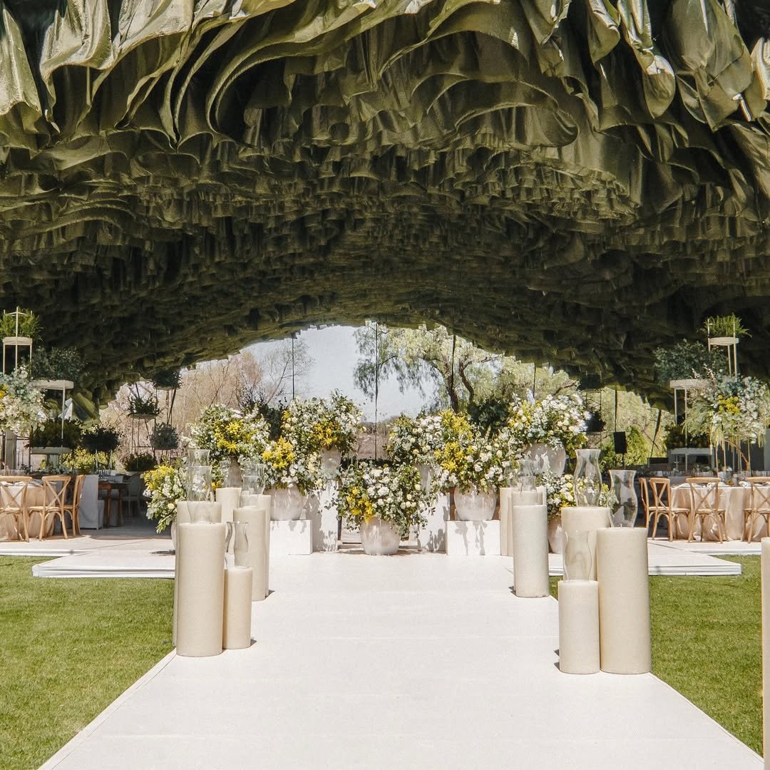 Jungle Luxe Aisle 