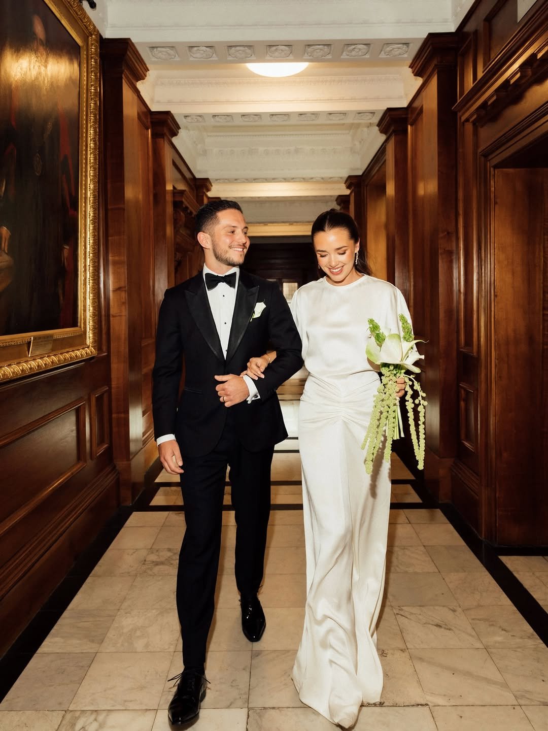 Luxury Hallway Silk Empress