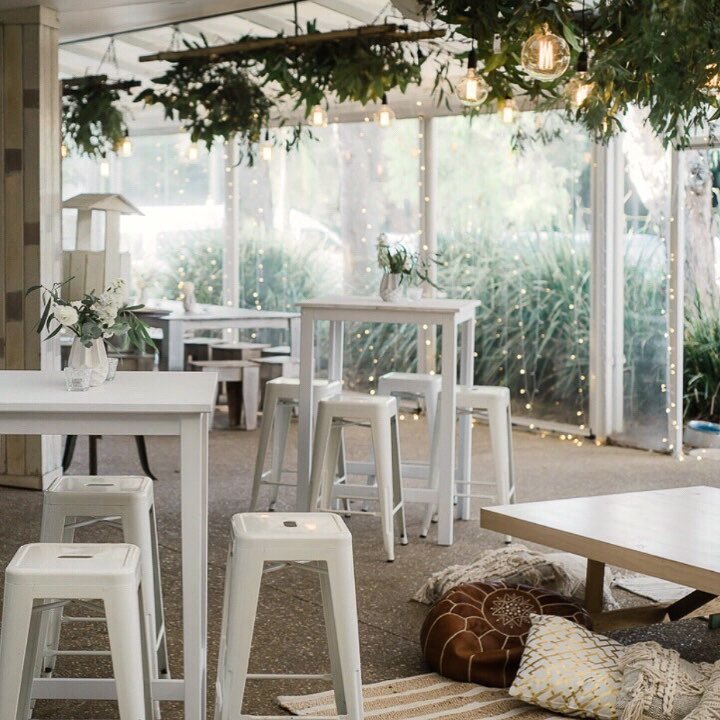 Parkside White Lounge 